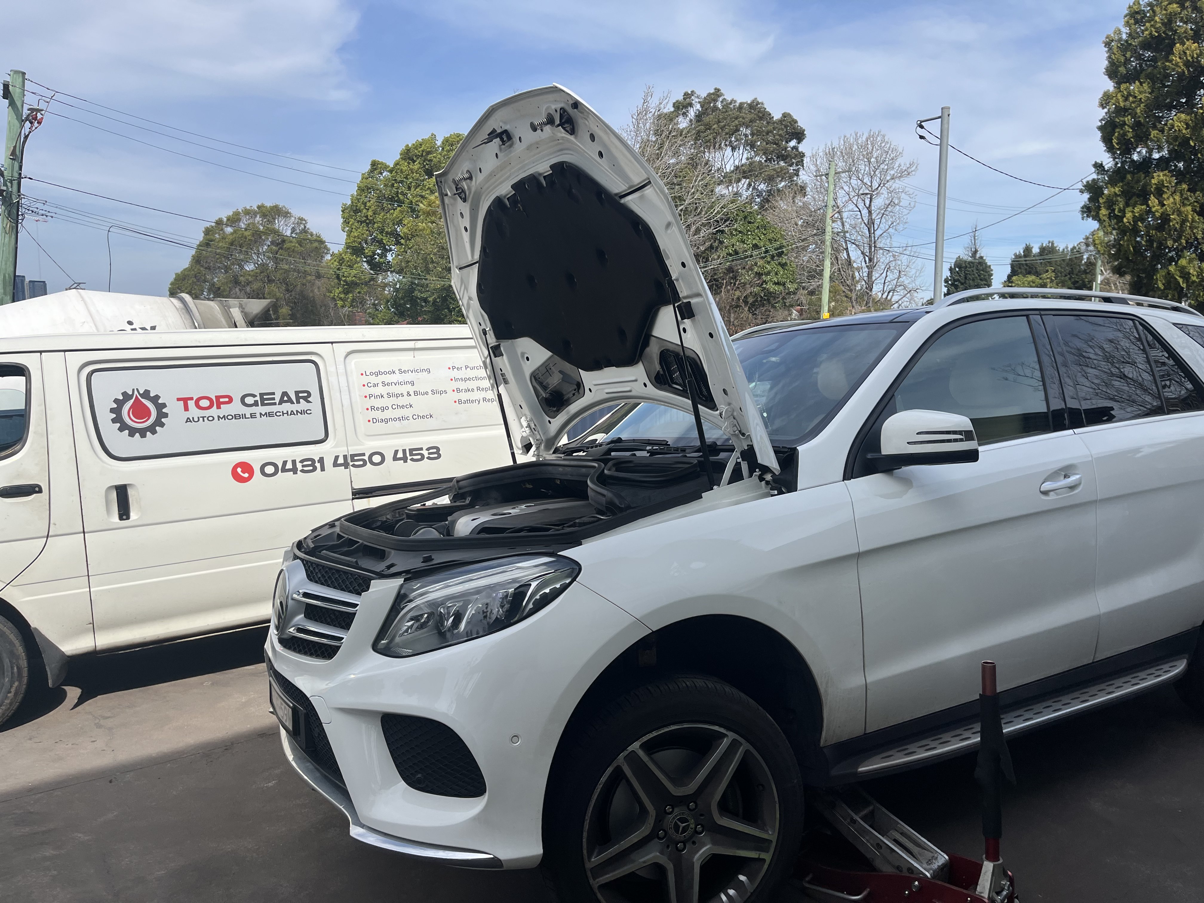 Mobile mechanic service - Mercedes SUV maintenance
